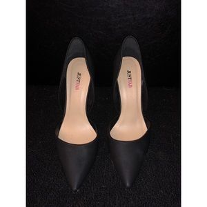 Size 10 JustFab Black textured pumps